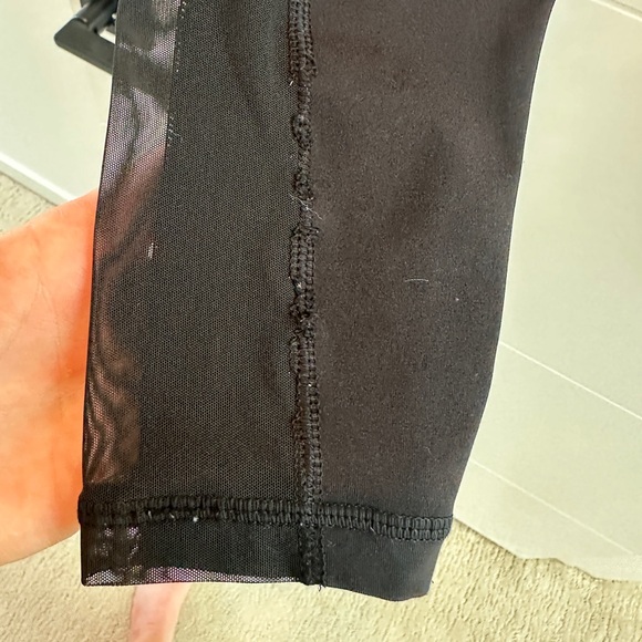 Lululemon bodycon tight mesh black workout leggings gym yoga athleisure hiking 6 - Picture 11 of 15